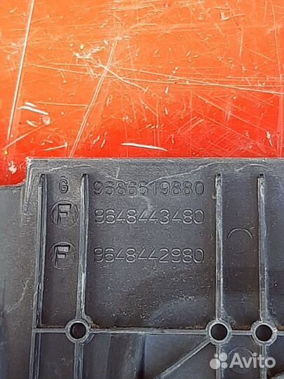 Крышка двс декоративная Peugeot 307