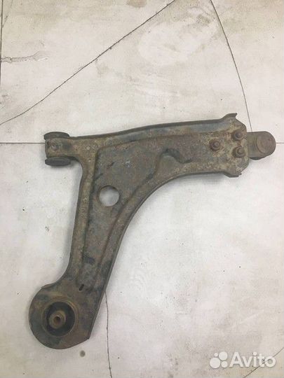 Рычаги подвески передний правый Chevrolet Lacetti