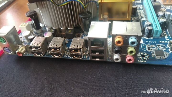 Материнская плата с процессором и памятью