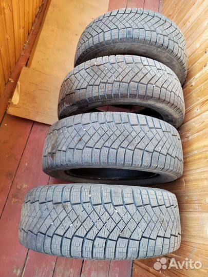 Pirelli Ice Zero FR 205/60 R16