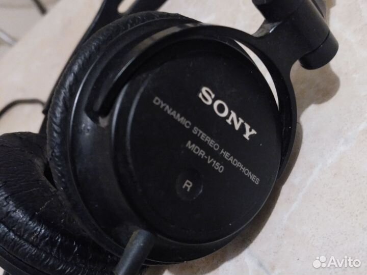 Наушники Sony MDR v150