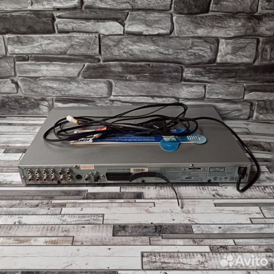 Dvd плеер bbk DV521S