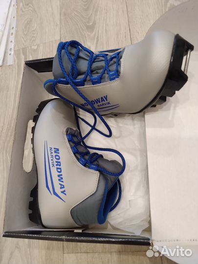 Лыжные ботинки