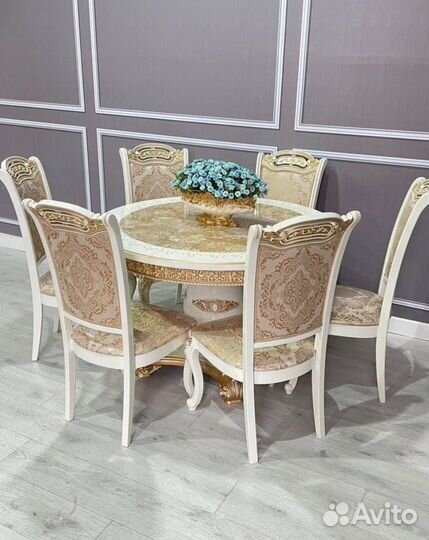 Обеденный стол и стулья