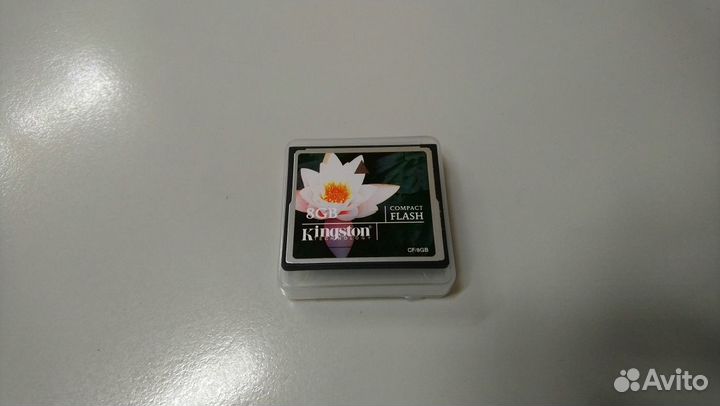 CompactFlash Kingston на 8Гб и SanDisk на 16Гб