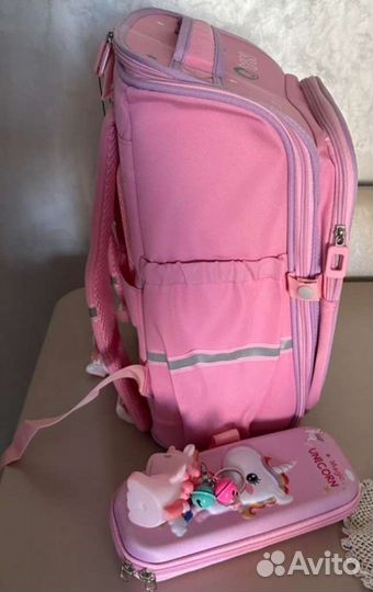 Новый школьный рюкзак для девочки