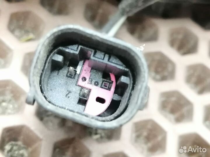 Замок капота левый BMW F01/F02/F07