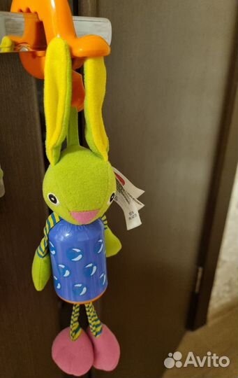 Подвеска-погремушка Tiny Love