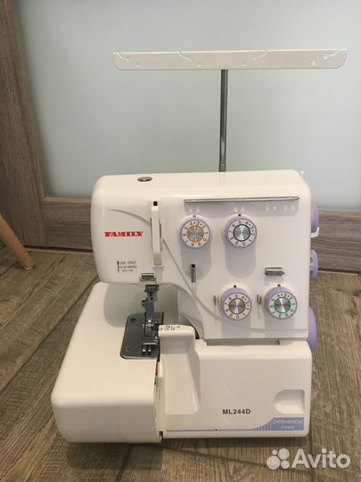 Оверлок Family ML 244