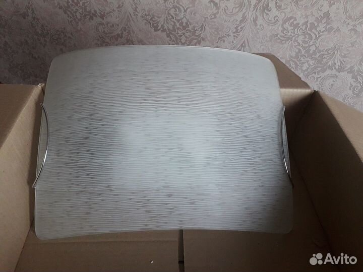 Люстры и светильники