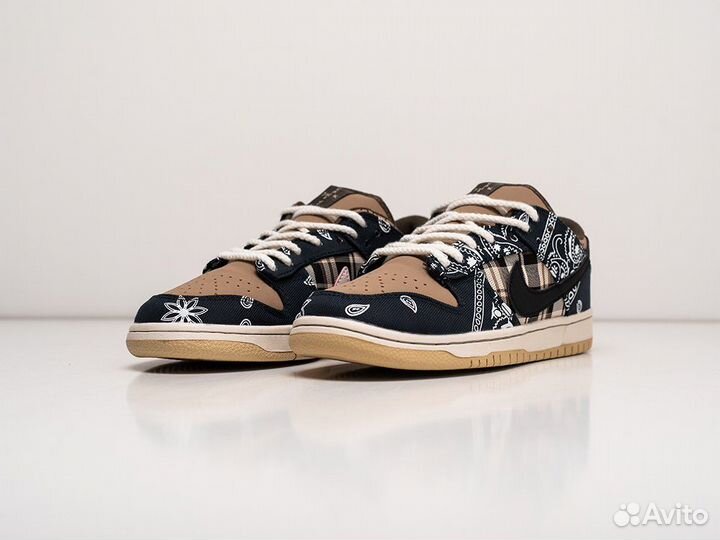 Данки Nike SB Dunk Low Travis Scott Cactus Jack