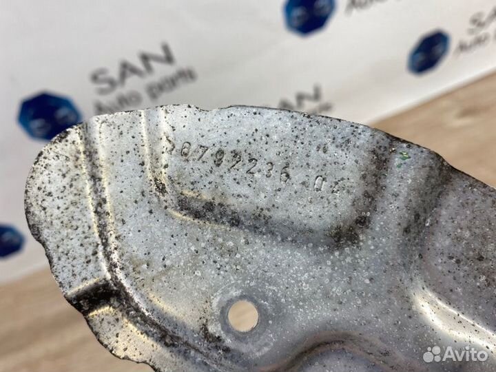 Пыльник тормозного диска передний правый Bmw 3 F30