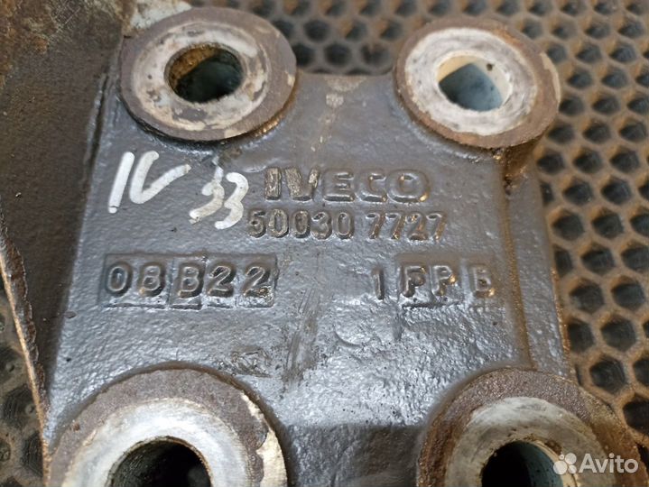 Кронштейн двигателя задний правый