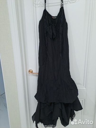 Платья вечерние