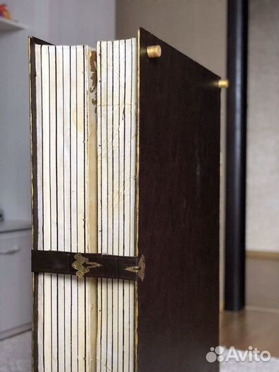 Книга декорация