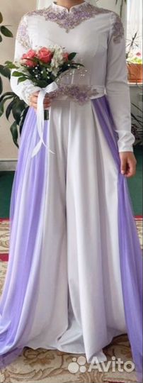 Платье на никах