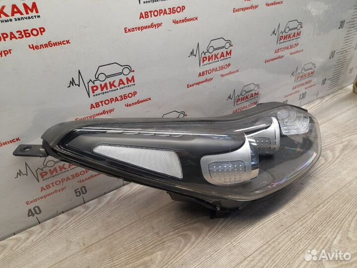 Фара правая Kia Sportage QL D4HA 2017