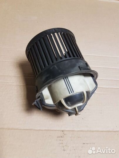 Моторчик печки Peugeot 308