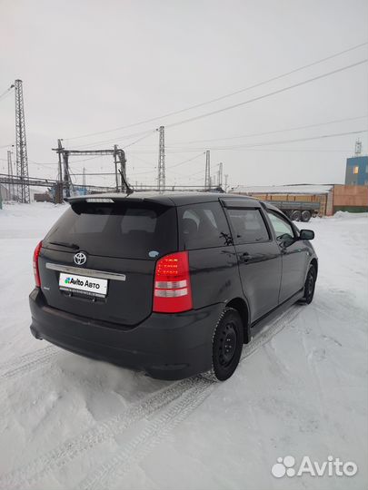 Toyota Wish 1.8 AT, 2005, 269 300 км