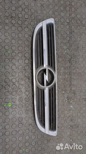Решетка радиатора Opel Zafira A, 2003
