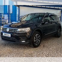 Volkswagen Tiguan 2.0 AMT, 2018, 142 149 км, с пробегом, цена 2 499 000 руб.