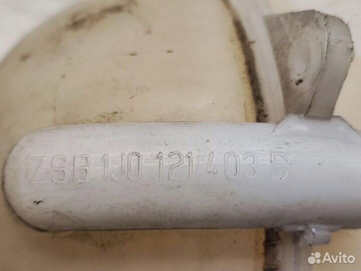 Расширительный бачок на Volkswagen Golf 4