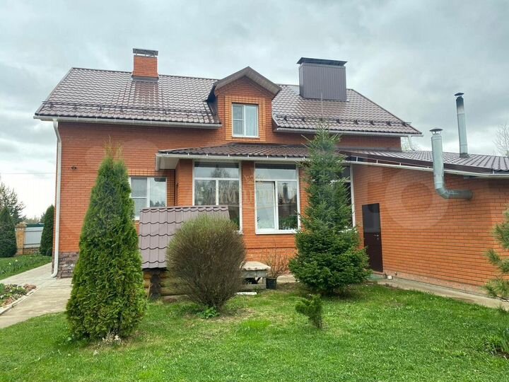 Дом 166,9 м² на участке 12 сот.