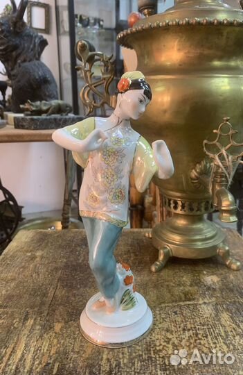 Статуэтка китаянка Тао Хао Красный мак