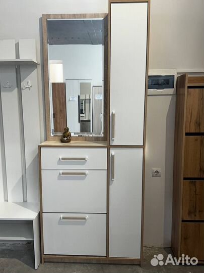 Обувница с зеркалом