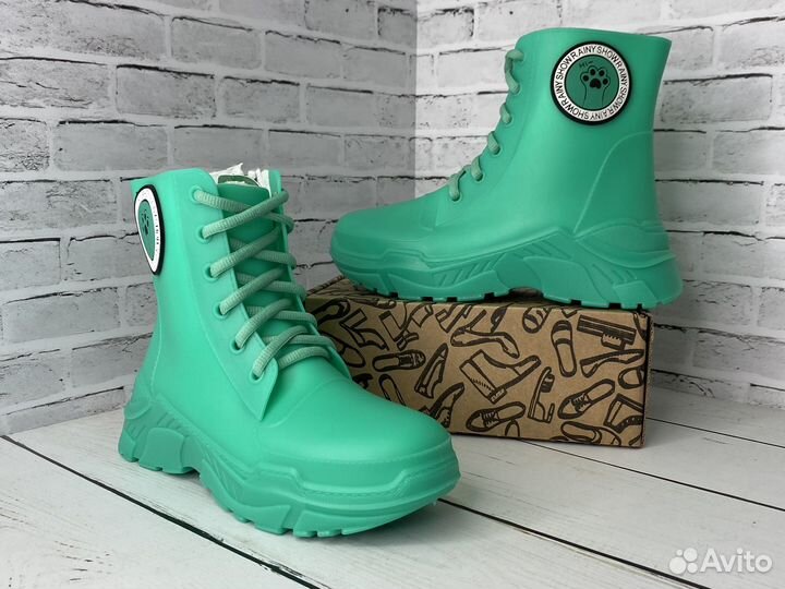 Женские новые резиновые сапоги