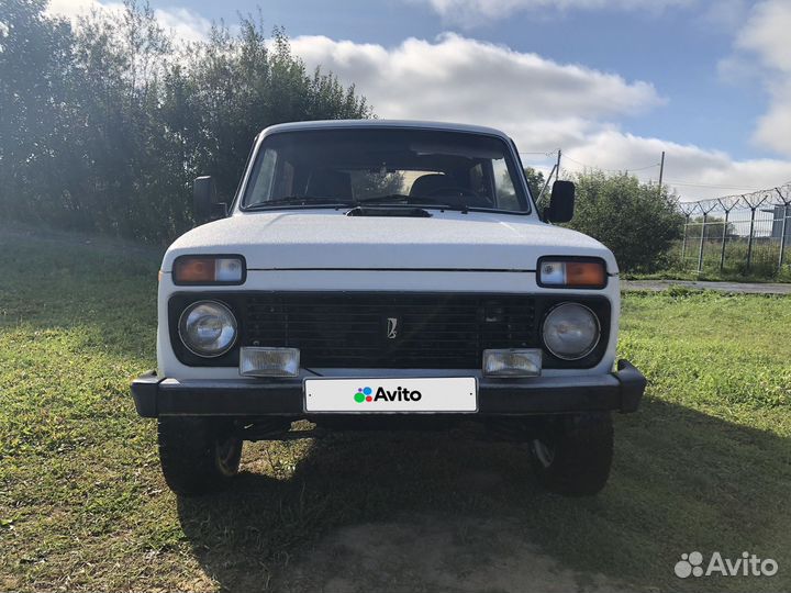 LADA 4x4 (Нива) 1.7 МТ, 2003, 200 000 км