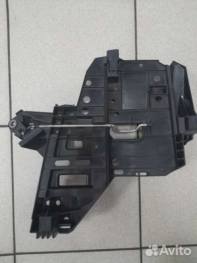 Porsche cayenne 958 площадка под фару левая