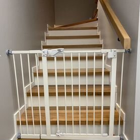 Ворота безопасности на лестницу от детей