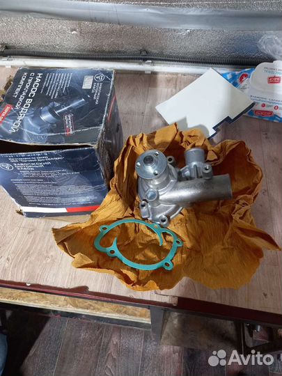 Водяная помпа змз 406