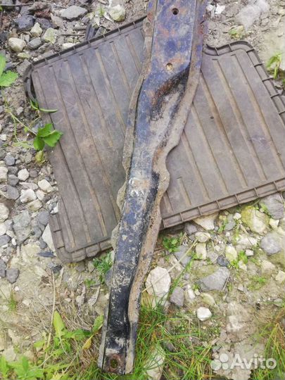 Подрамник передний Митсубиси Лансер 9