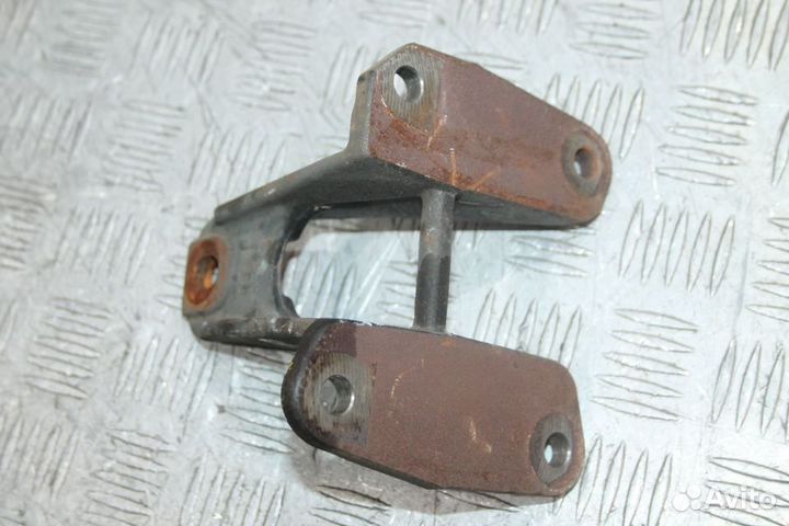 Кронштейн двигателя Chevrolet TrailBlazer LL8 4,2