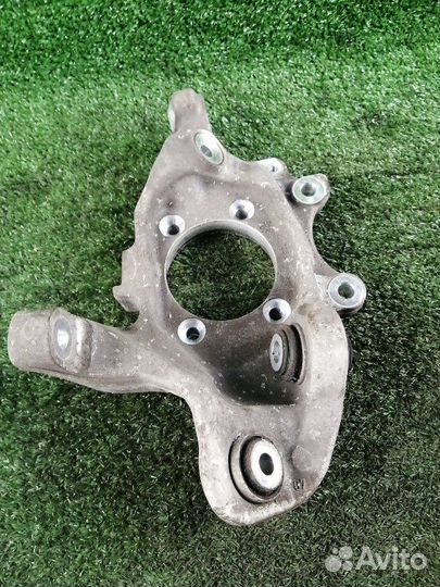 Кулак задний задний правый Mercedes-Benz C-Class