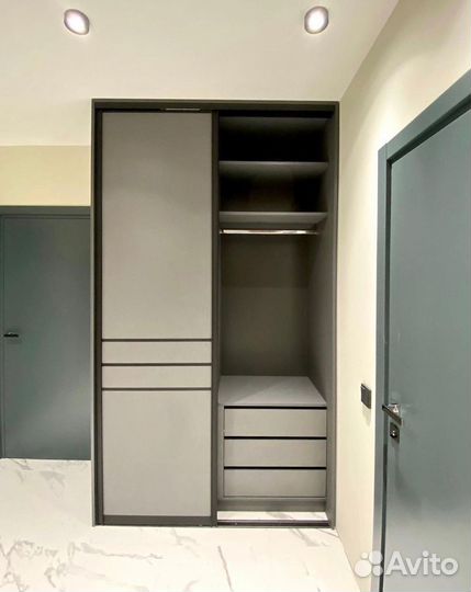 Шкаф в квартиру D 604