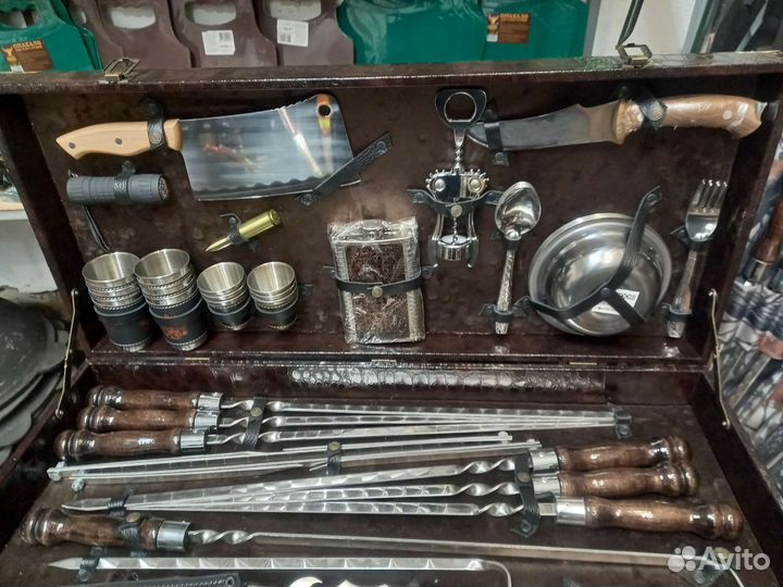 Подарочный набор шампуров в чемодане