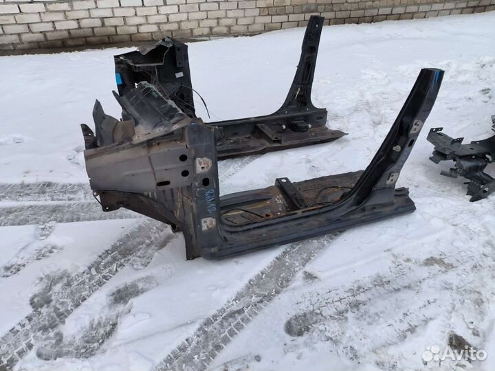 Рено duster Передняя левая стойка порог 2014