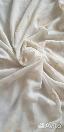 Прозрачная тонкая ткань