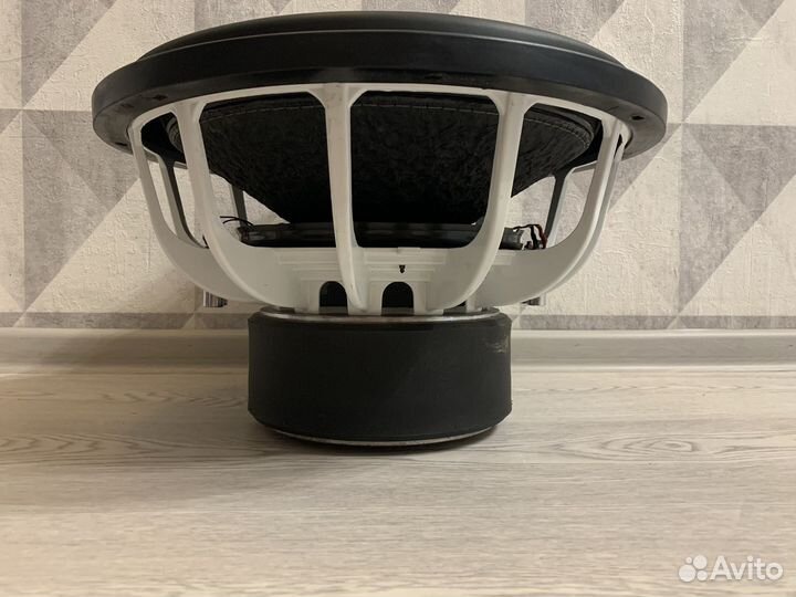 Сабвуфер B2 15