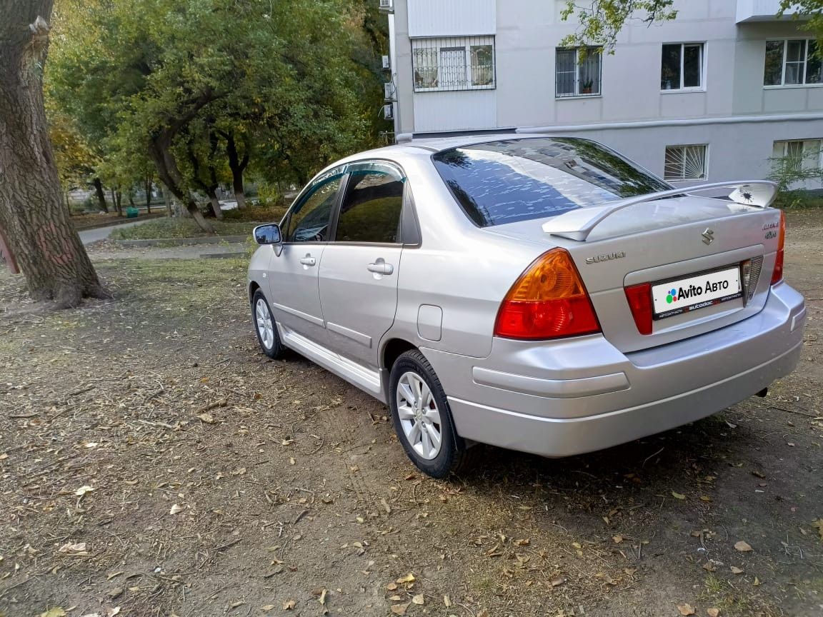 Suzuki Liana: фото владельца