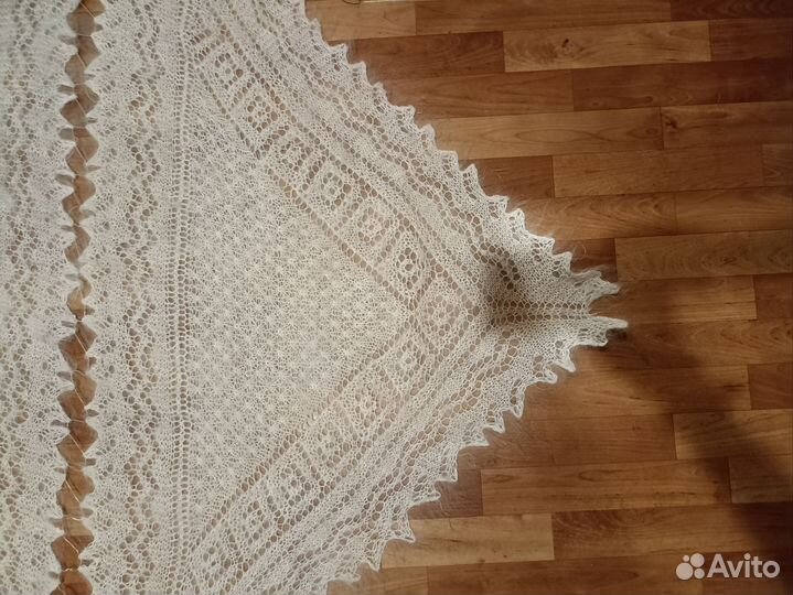 Косынка белая пуховая