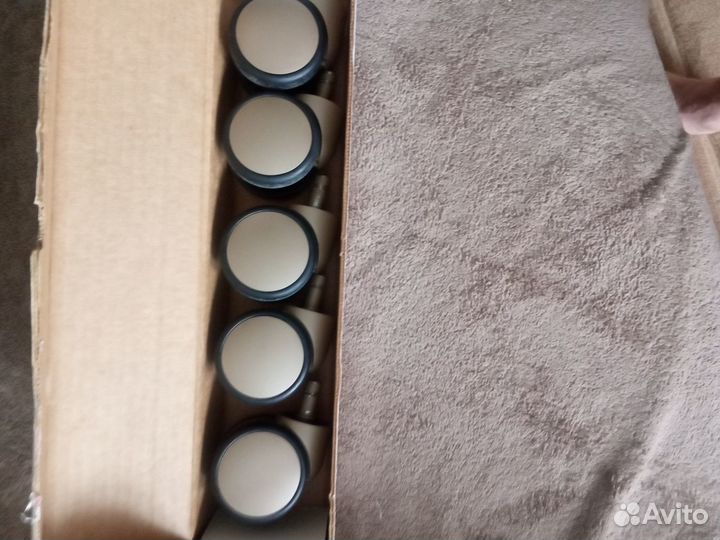 Заглушки на офисные кресла