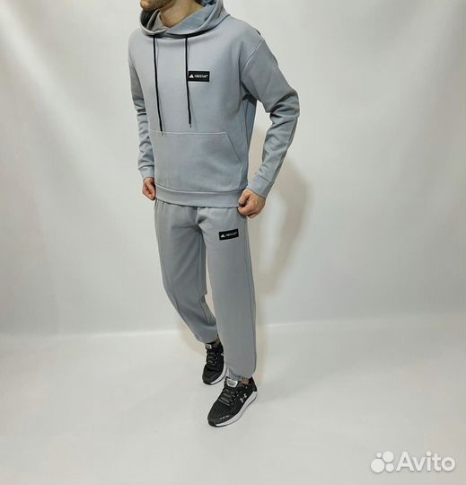 Спортивные костюмы Adidas