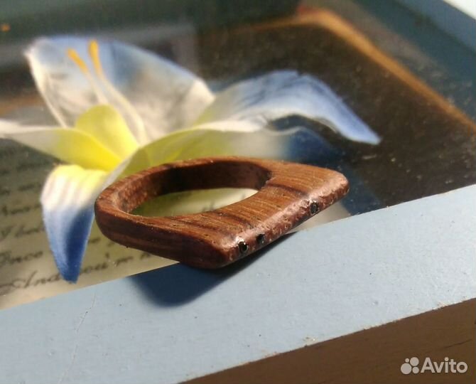 Кольцо из дерева