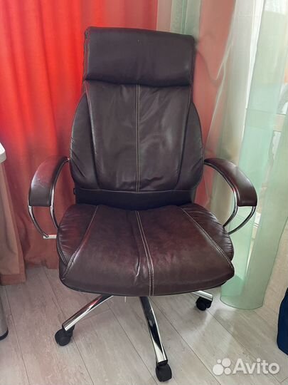Офисное кресло руководителя бу кожаное