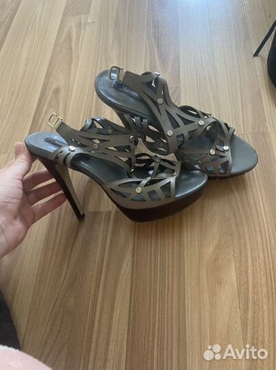 Много обуви 37 размер