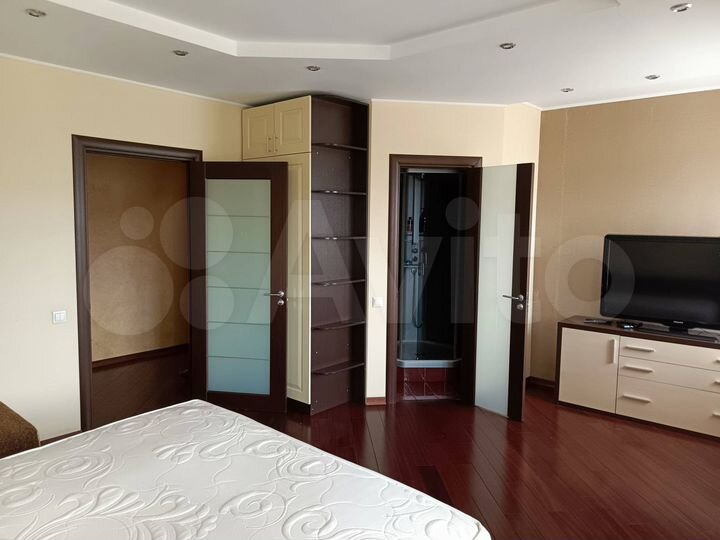 3-к. квартира, 107 м², 3/9 эт.